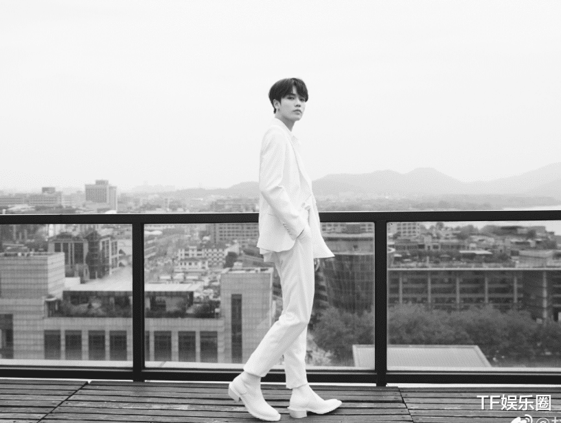 迪丽热巴|狗仔爆猛料：杨洋迪丽热巴是假的，周也赖冠霖疑似炒作，杨幂分手