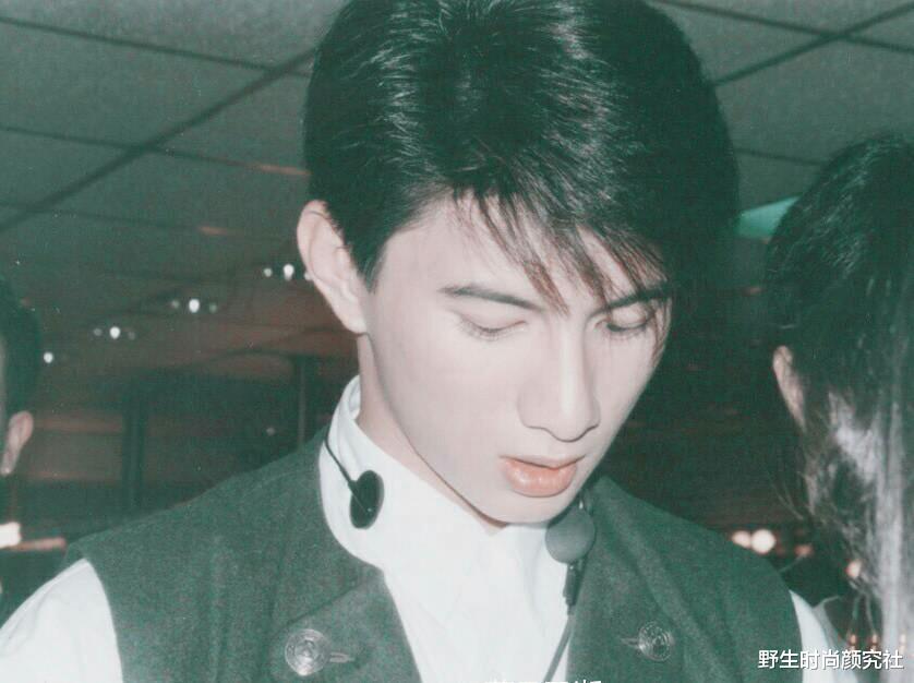 吴奇隆|现在居然有人嫌他老了？也不看看他二十年前多帅