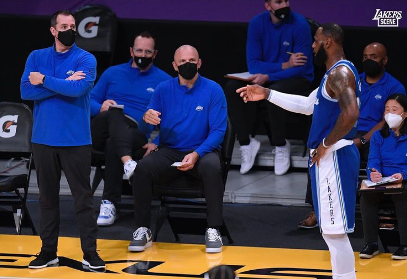 湖人队|4年1.6亿美元，成功把湖人逼上绝境！想走就走吧，老詹尽力了