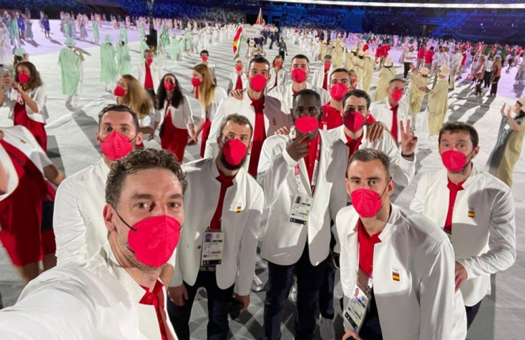 少妇 当家球星低价加盟？洛杉矶迎来好消息，奇才却陷入两难困境