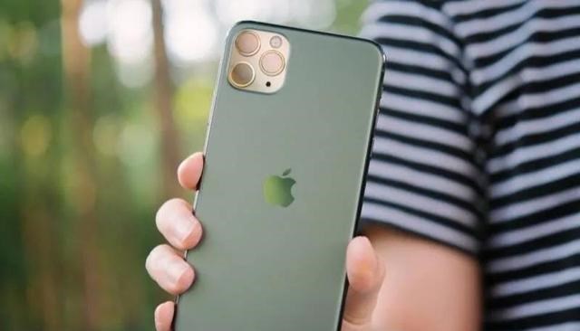 小陈有说 iPhone13登场后，苹果11Pro有望再“回归”？果粉：价格是真爱了