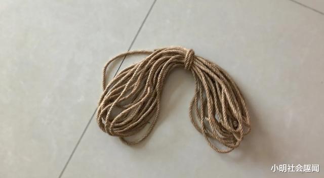 江西:75岁老汉捆绑并抽打女邻居,还与其强行发生关系,手段残忍