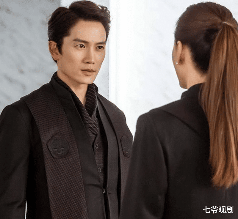 百慕大短裤|演技好的池叔想通了，做熟不如做生，演艺圈哪有永远的主仆！