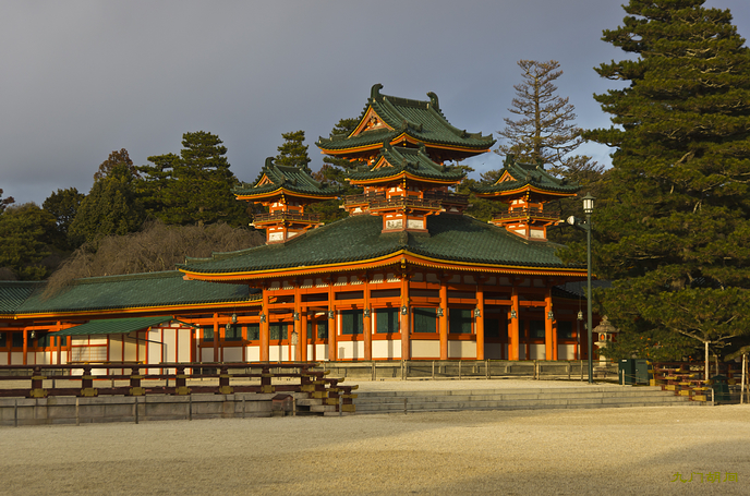 iu|继龚俊之后，朱一龙也被爆曾打卡辱华神宫，引得众多网友热议