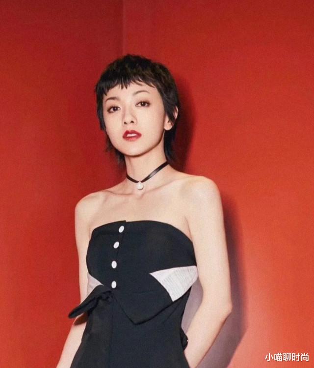 短发|过了40岁的职场女人,建议剪这4款“贴耳短发”,显脸小又显气质