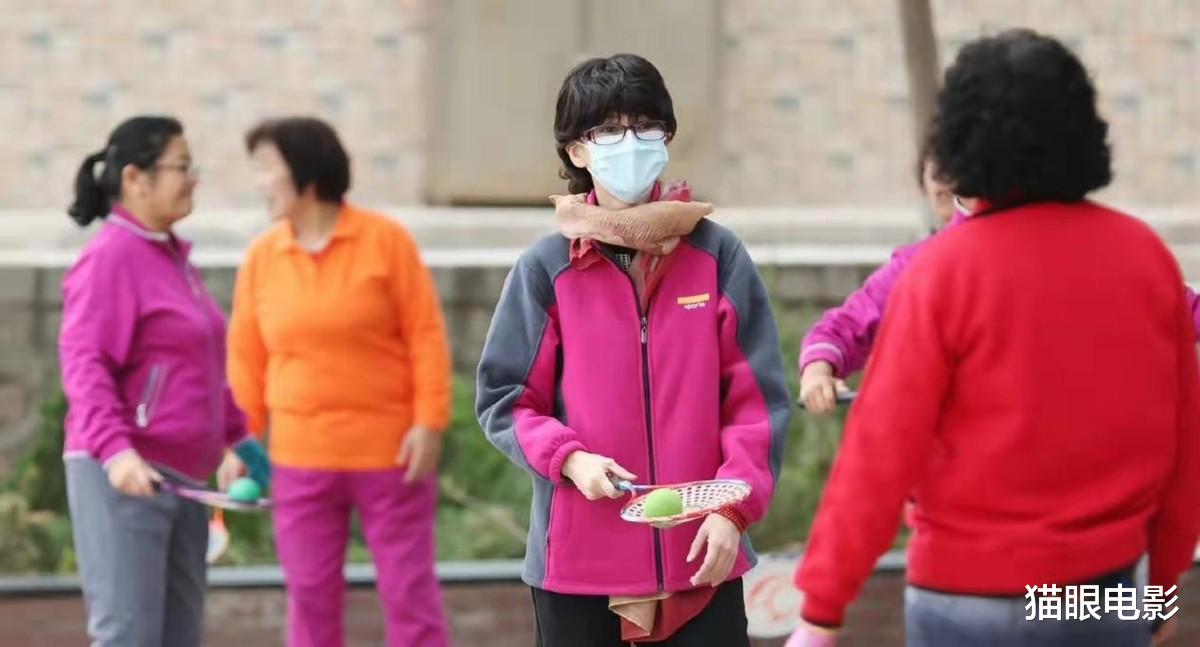 Angelababy|baby化老年妆绝了，戴上假发差点没认出来，网友：最靓的阿姨