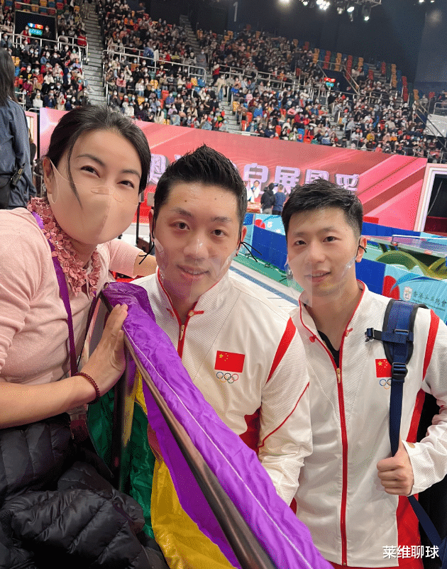 郭晶晶|郭晶晶晒照同框马龙许昕！亲自合影娘家人，回忆相识霍启刚太暖心