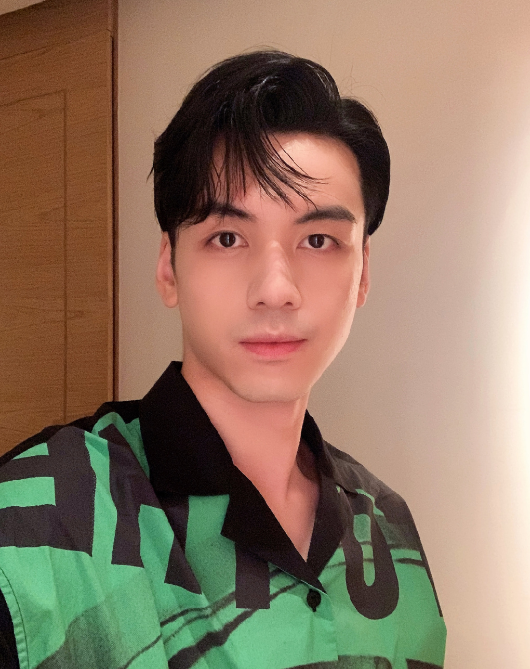 街舞4|《披荆斩棘》刘迦恋情曝光，与78年女友相爱，女方疑有将成年女儿