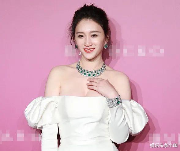 李小冉|爆了！出轨导演被锤，孩子都没保住？！