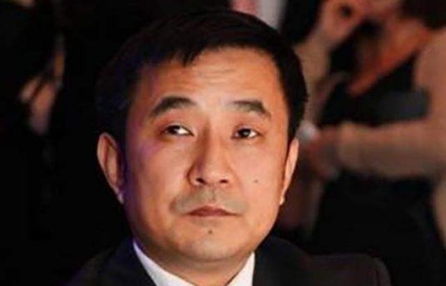 王永红|王永红：公司破产丝毫不慌，套61亿携女明星出逃，亲爹去世都不回