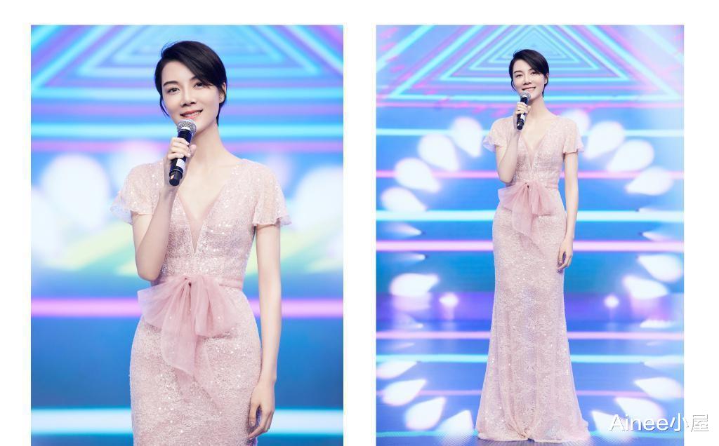 Ainee小屋|车晓真是“冷淡美人”,粉亮片裙穿出花瓶效果,短发清爽看着挺飒