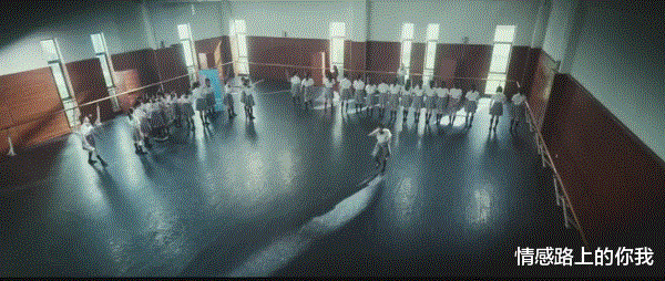 情感路上的你我|看了暴雨中跳舞的上戏学生,我才明白彭昱畅那句话的真正含义