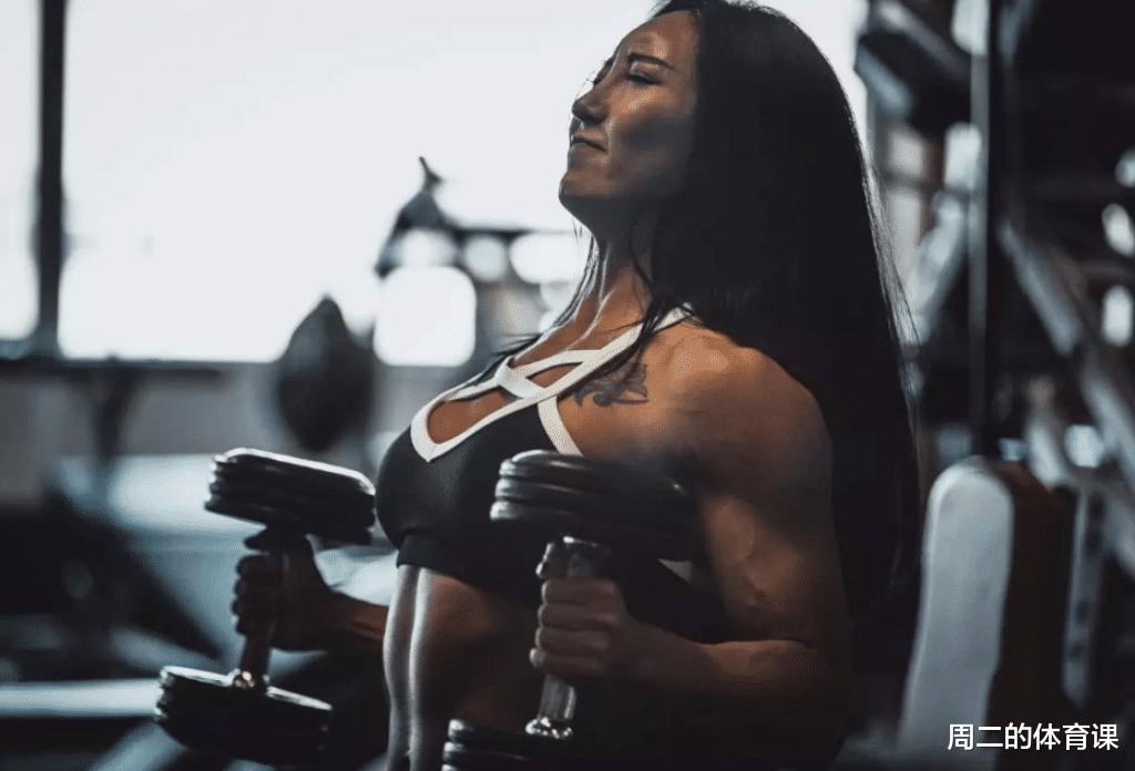 牟丛|中国首位阿诺德赛健美冠军，择偶标准惹众怒：中国男人配不上我