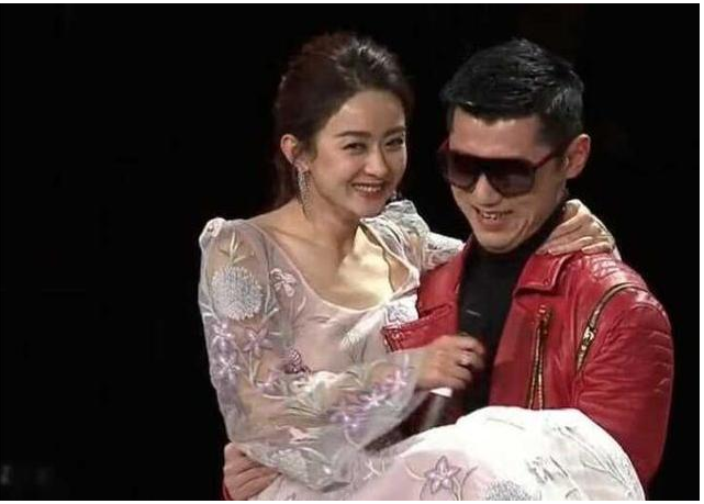 公主抱|影视剧“公主抱”为何只有上半身？看完全景镜头，笑出猪叫声！