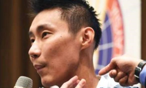 海耶斯|电疗33次，吃饭喷麻药，李宗伟的抗癌过程，让老婆整日以泪洗面