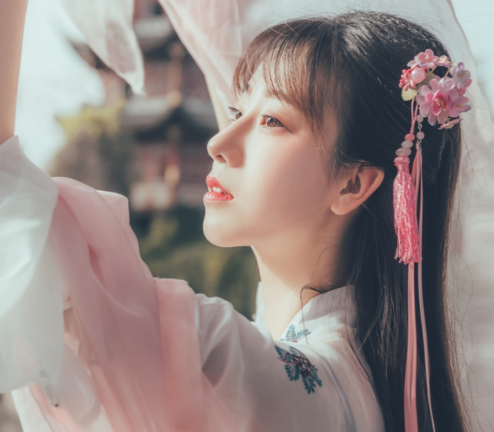 巧谈八字命理|比劫多现坐日支，什么时候才能找到命中良配？