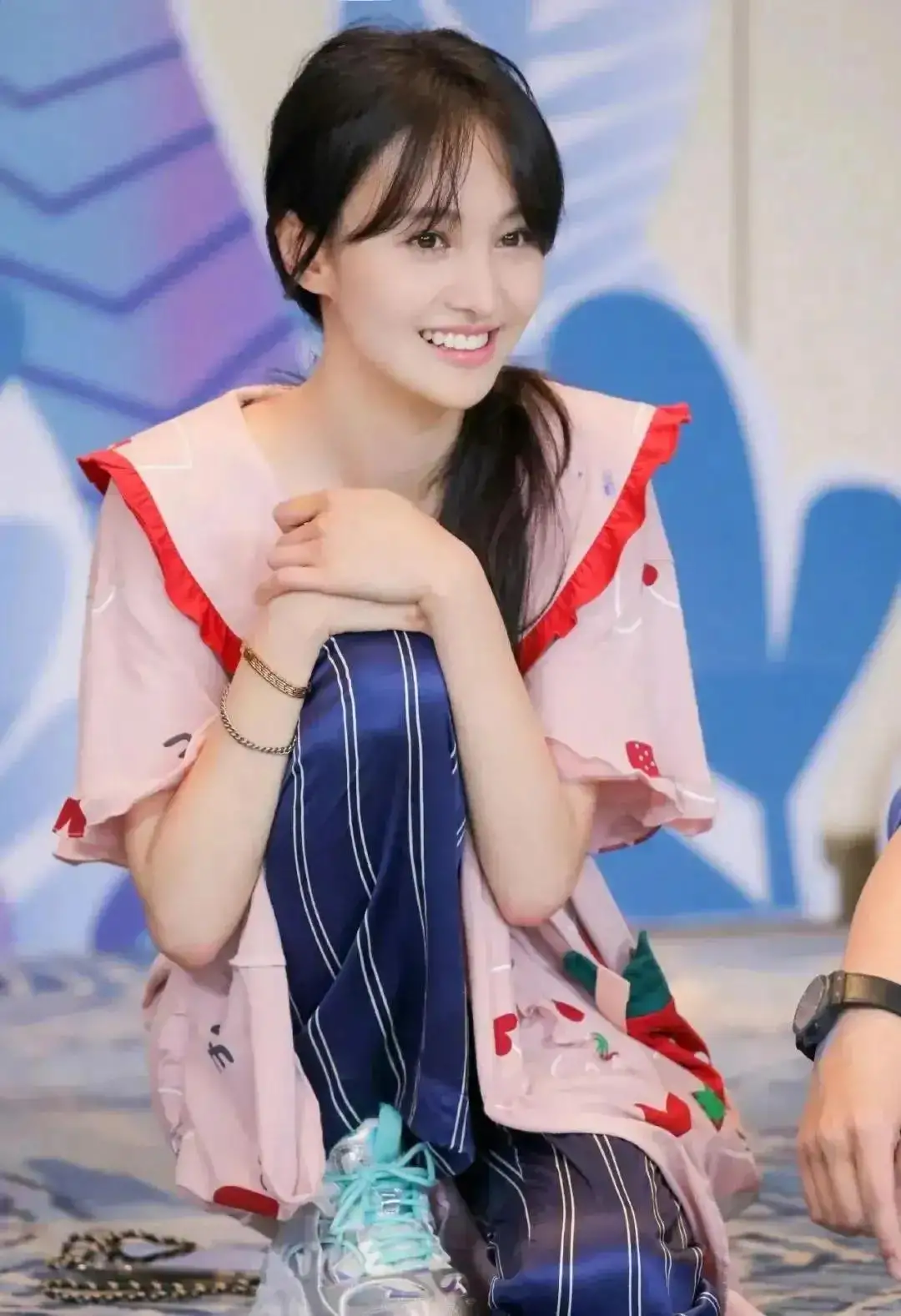 郑爽|郑爽为何如此“疯癫”，其实答案早已写在4年前与爽爸的对谈中