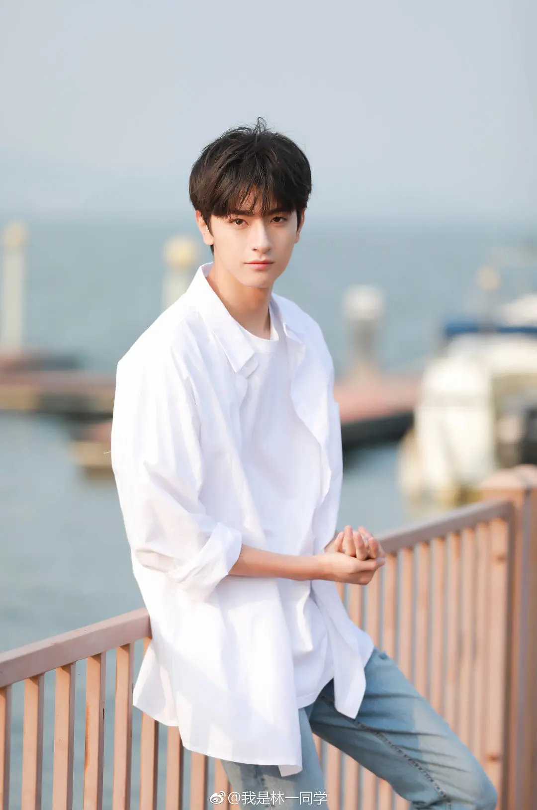 林一|北体187cm长腿校草林一爆红,被称为小林更新:这眼神太要命了