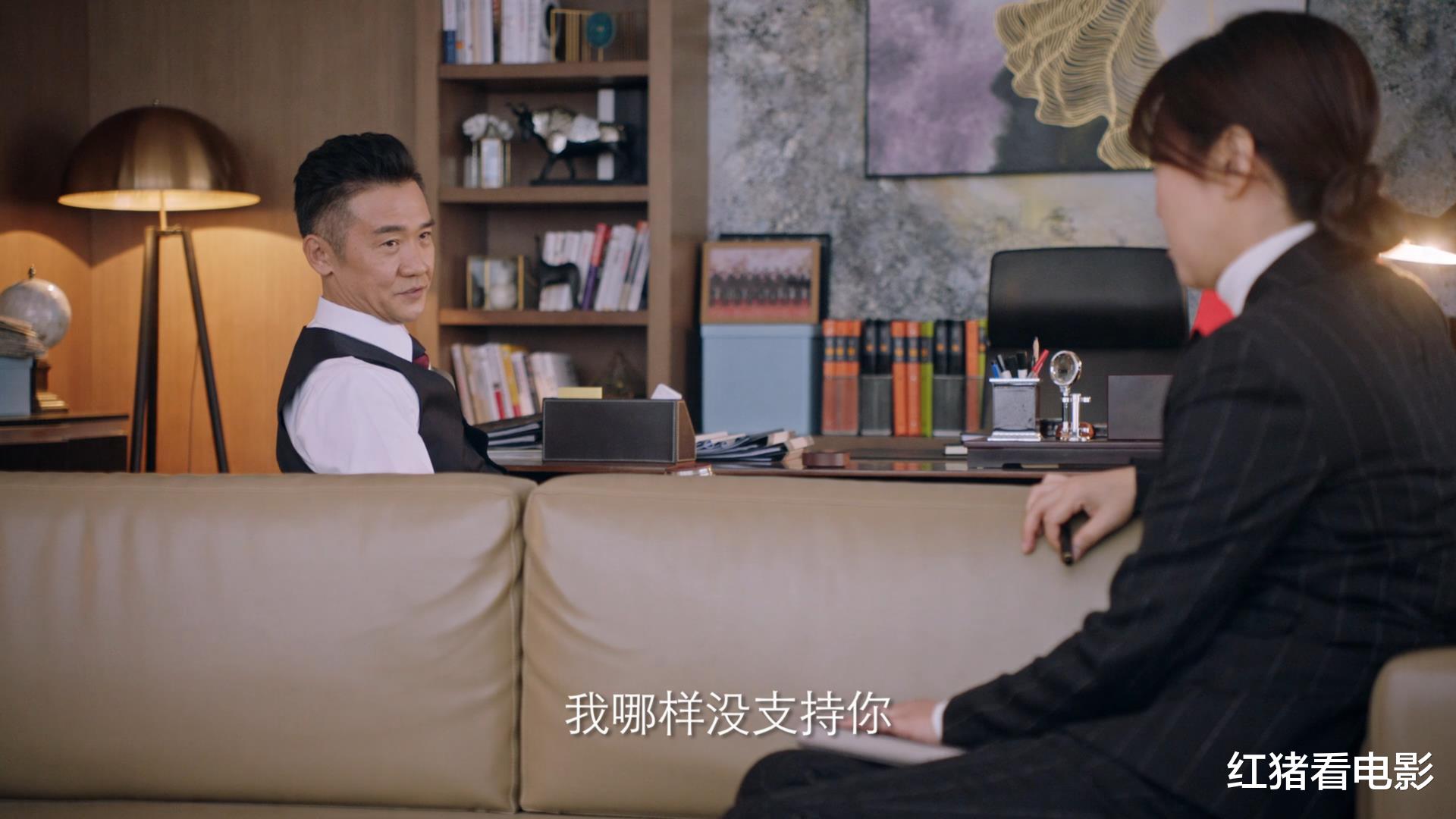 林满江|《突围》收视第一，闫妮角色引热议，崇拜异性领导也算精神出轨？