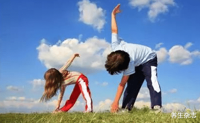 肝脏|吃茄子对肝脏不好?医生:愚昧!不想肝“烂掉”,这3种蔬菜要少吃