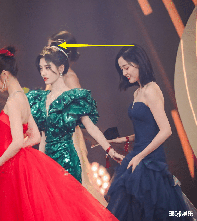 林志玲|鞠婧祎吴宣仪站一起同样高，走路姿势却不对劲，穿15cm的增高鞋厉害了