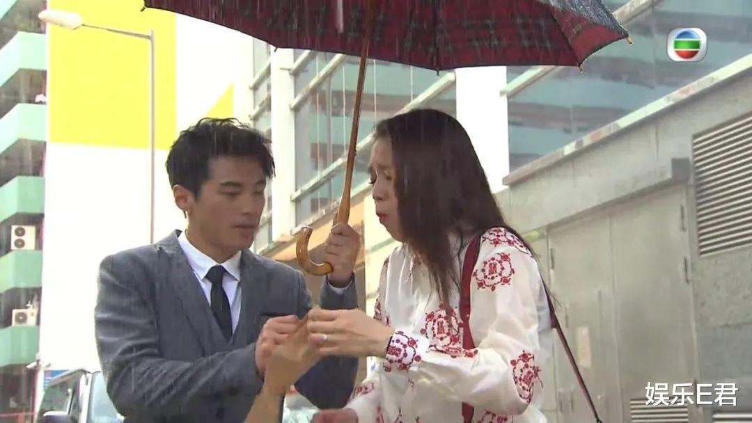 何超莲|何超莲前男友加入TVB，被赌王家族拒绝后，现已成功混入富婆圈