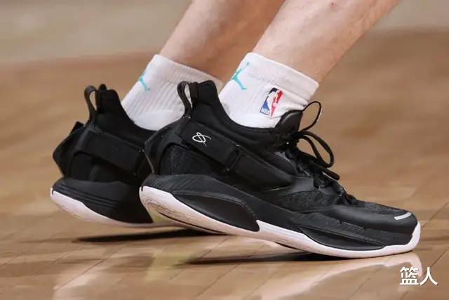 安踏|NBA球員上腳：安踏海沃德3代曝光，拉塞爾穿李寧全城9