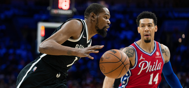 嘟小薯 3巨头72分，篮网超级逆转76人！KD哈登49+22，神塔归位！米神暴走