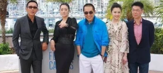 张艺谋|张艺谋：给小11岁岳母尽孝坦然从容，你们就是我的亲人