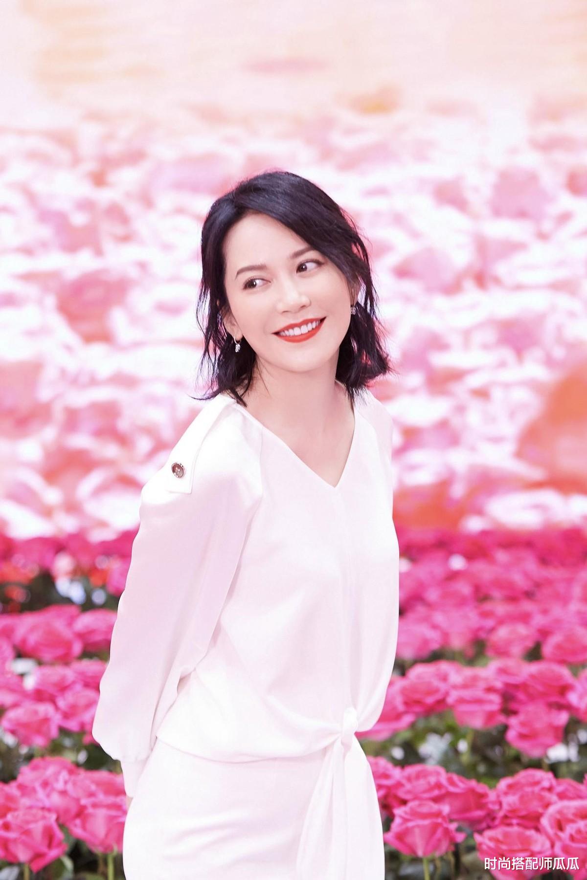 烫发 女人过了45岁,“烫发”要谨记这3要3不要,时尚减龄不显老