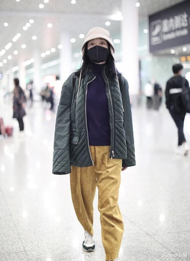迪丽热巴|周迅真是随性惯了,穿羽绒服偏选大一码,配阔腿裤看着真不像明星