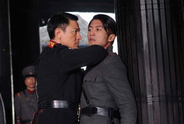 刘德华|刘德华曾抱的小孩，成了香港超级明星，说出他的名字你也不会相信