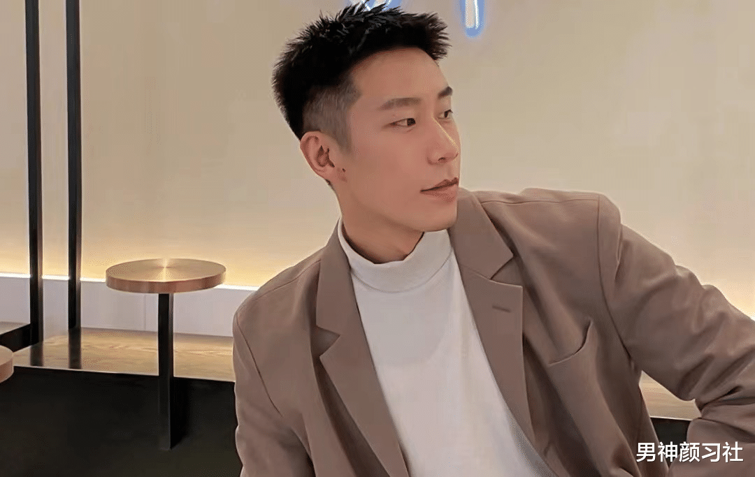 男神颜习社 大地色，现代成熟男士的主场色，约会首选搭配