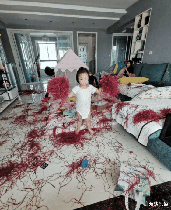 |“下班回家遇到这种情况,请问是先打媳妇还是先打娃?”哈哈哈