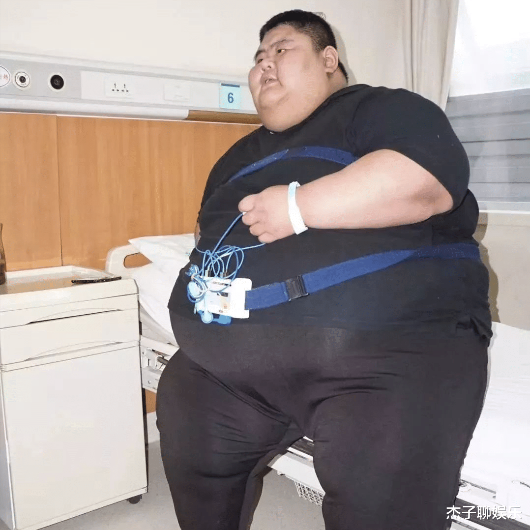 t恤 因减肥成功上热搜的网红，暴瘦400多斤后，今娶美娇妻、事业有成