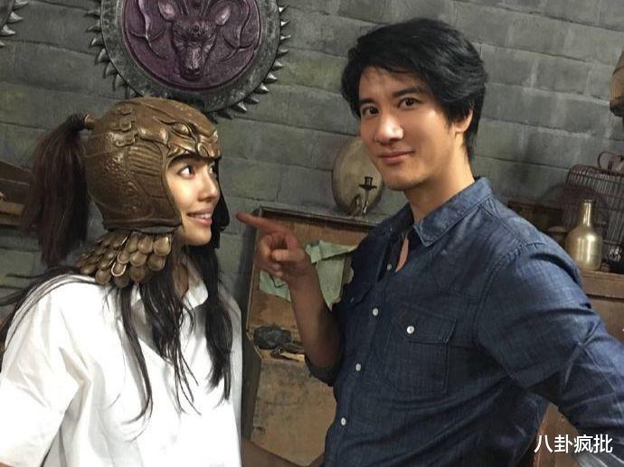 李靓蕾|李靓蕾净身出户？韩寒撩文艺女，慎用整形演员，柳岩拒性感博眼球