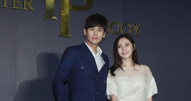 秋瓷炫|秋瓷炫深夜直播痛哭，自曝压抑太久情绪失控，网友：不行就离婚吧