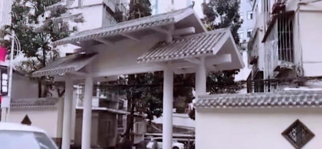 故事一角落 湖北:被市民吐槽像公墓的招牌已被拆除,不要再挑战大众的审美了