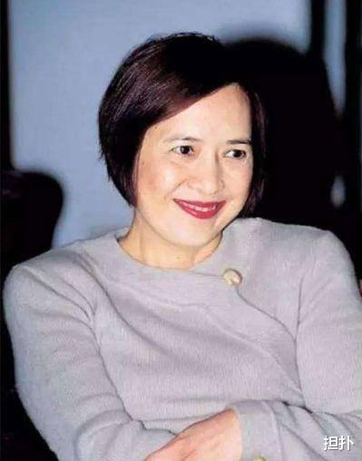 宝咏琴|跟刘銮雄离婚之后，她又跟男明星在一起，结果被索要了11亿分手费