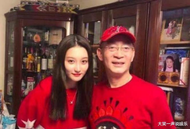 向华强|向华强42岁女儿至今嫁不出去？看到本尊照片后，网友：这谁敢娶？