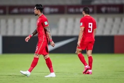 國(guó)足|僅過(guò)去1小時(shí)！國(guó)足掉出晉級(jí)區(qū)，對(duì)手5：0大勝，國(guó)足就剩下兩條路