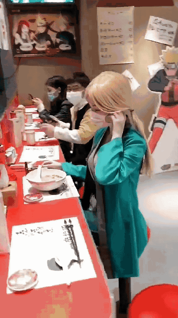 咸蛋的小姐 “妹子你要看准了再出手啊,打到铁柱的手还痛吗?”哈哈回家好好练拳