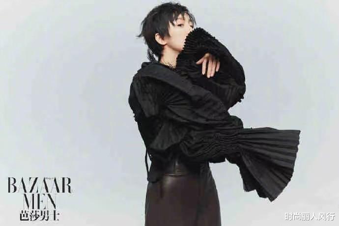 时尚丽人风行 杨幂真绝了！剪超短发居然没翻车，穿一身黑拍男刊大片气场爆棚