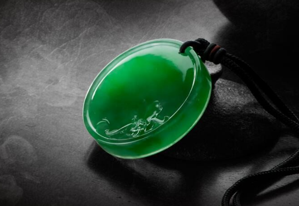 黄晓明|黄晓明与杨颖感情有变？黄妈妈可是送了翡翠鸳鸯呢，好着呢！