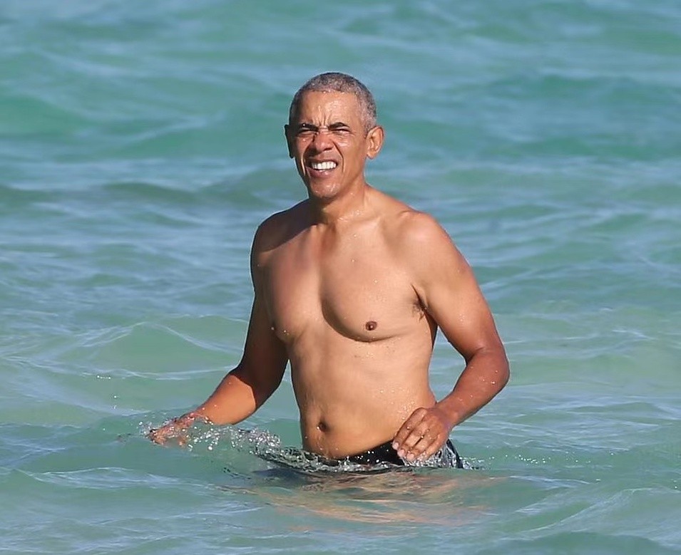 杀青|60岁奥巴马的近照老态龙钟！小女儿穿红色比基尼太成熟，腰不够细