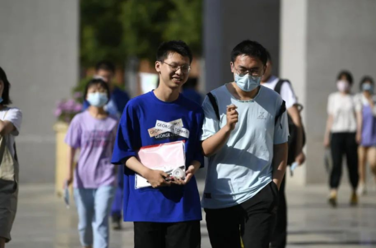 |北大才女李雪琴谈高考，考生除了关注成绩之外，这点至关重要