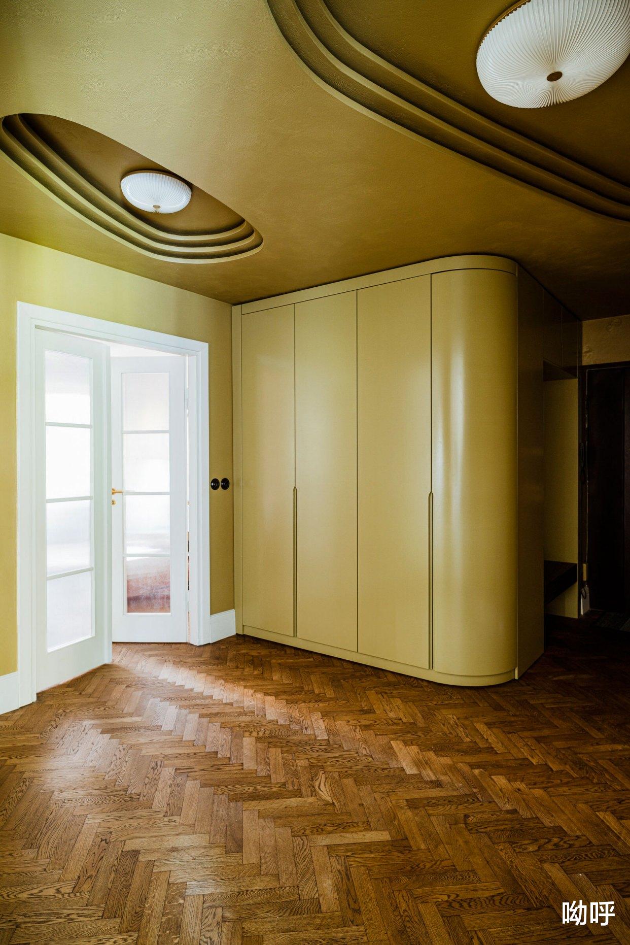 PARADOWSKI STUDIO丨华沙现代艺术风公寓