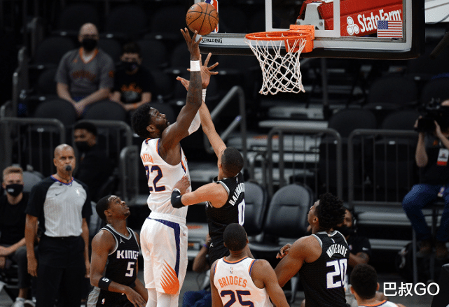 克里斯·保羅|轟62+17+15！巔峰火箭誕生了，保羅聯(lián)盟第一，艾頓布克甘當綠葉