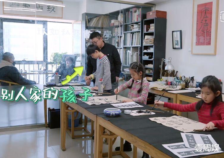 迪丽热巴|聂远对女儿有多溺爱?秦子越带她上书法班,聂远中途带她去玩!