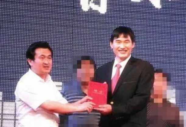 朱之文|陈亚男又要红了?大衣哥昔日好友要收她为徒,许诺安排电影角色